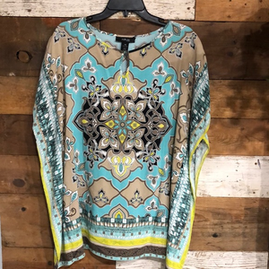 Amazing‎ Bohemian top